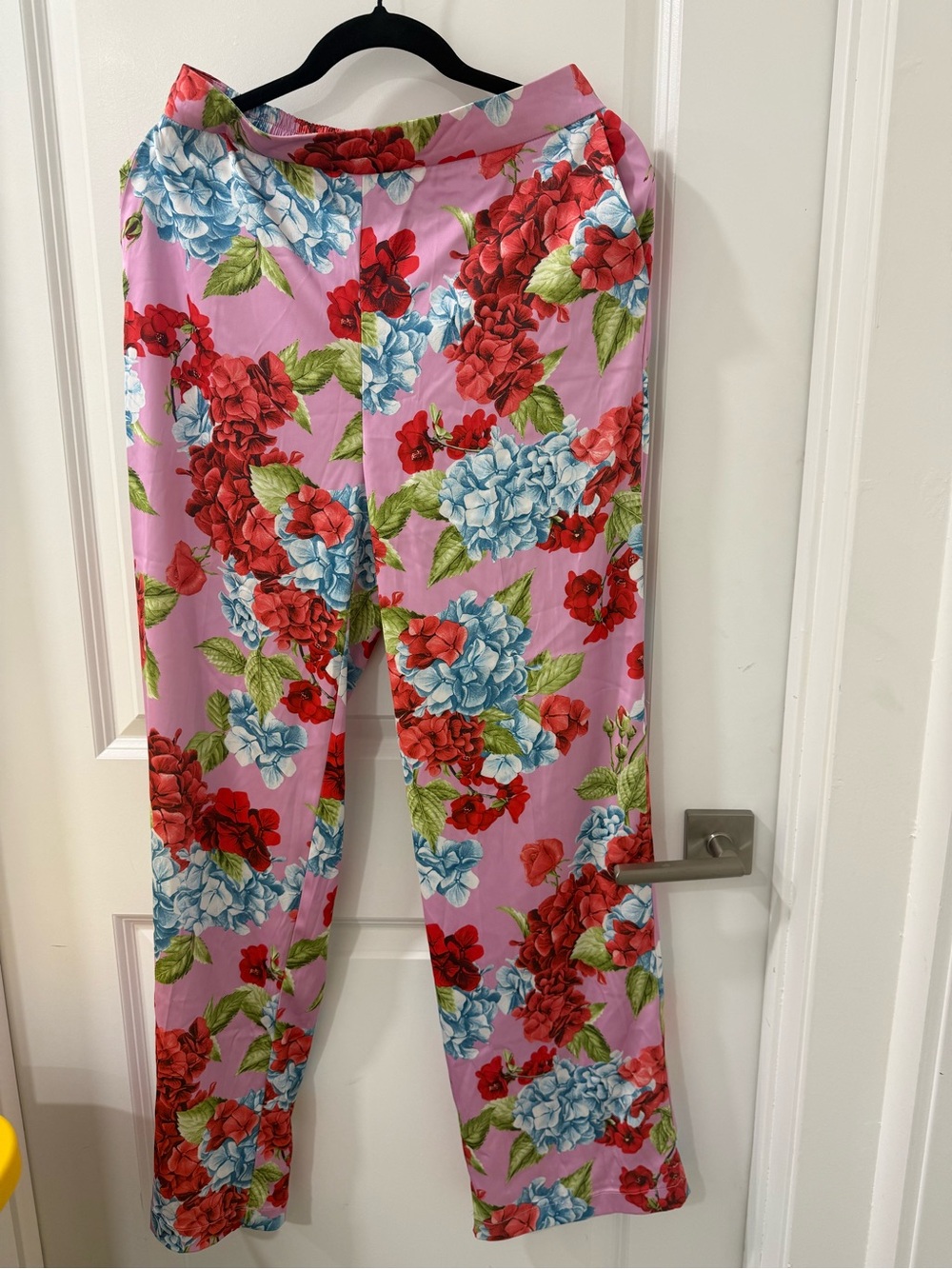 Rachel Zoe Lavender Floral Wide-Leg Lounge Pants with Blue and Red Blooms - Picture 3 of 5